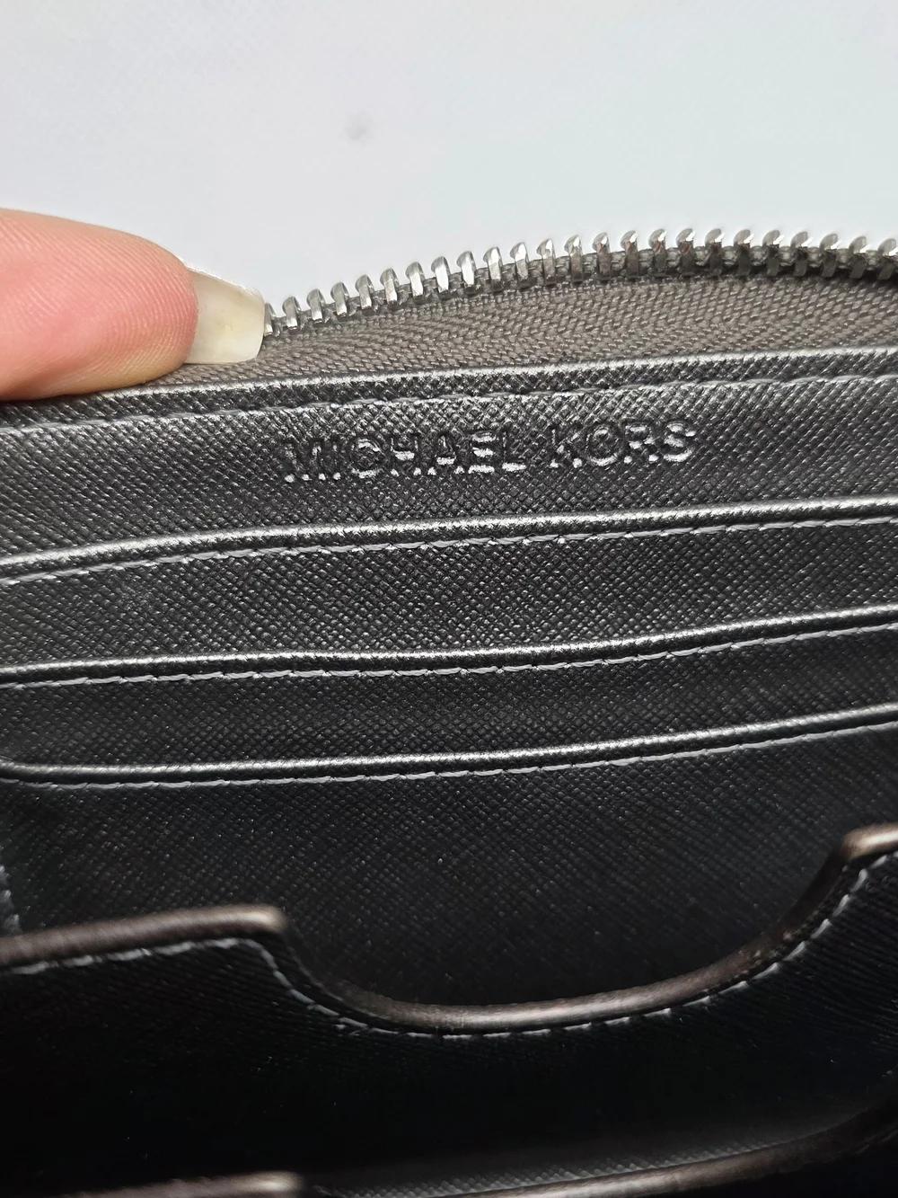 Michael Kors Metallic Logo Zip Wallet - Rose Gold
